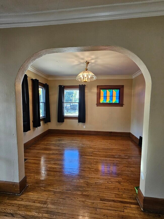 Dining room - 709 Camlin Ave