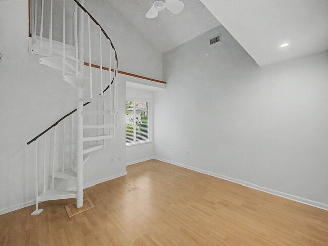 Building Photo - 303 Leeward Dr