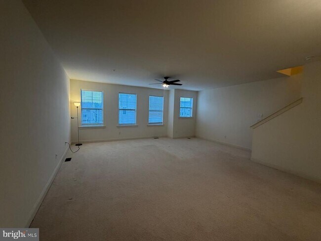 Building Photo - 105 Larrabee Wy