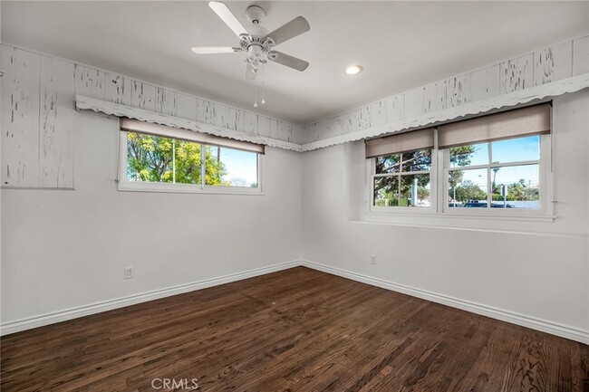 Building Photo - 6139 Tampa Ave