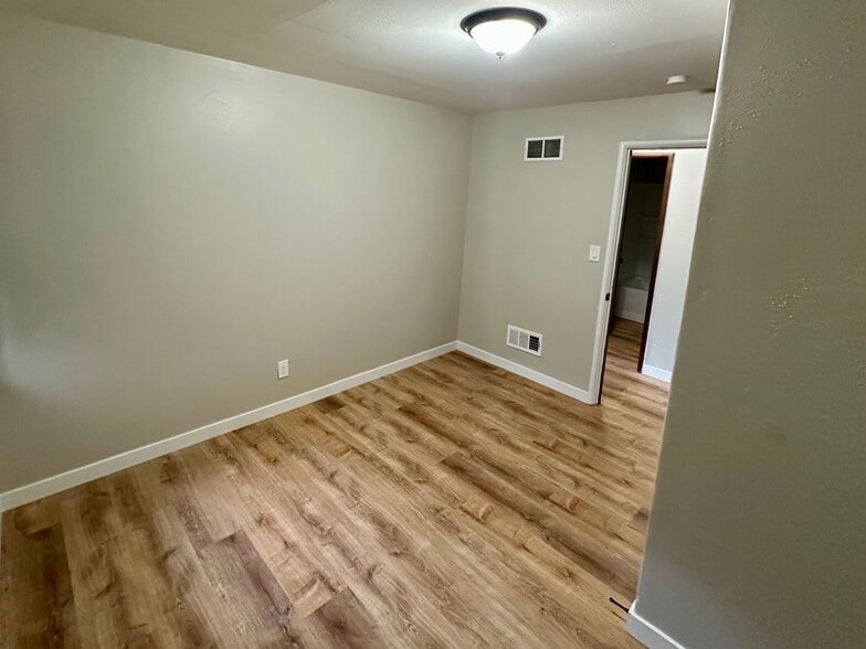 Building Photo - 8311 Bridgeport Way SW