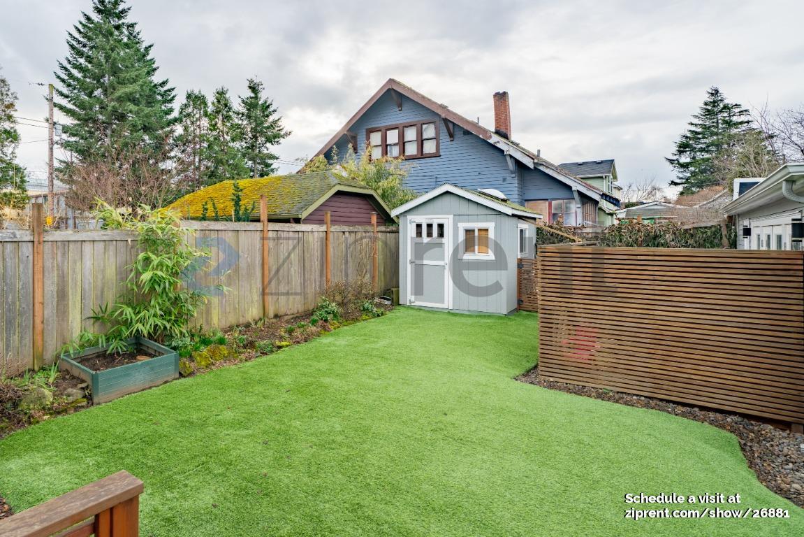 Building Photo - 3713 NE 15th Ave