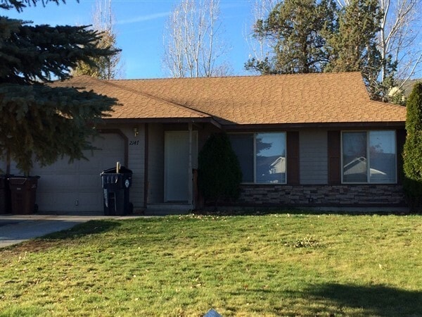 Primary Photo - 2147-2149 SW Canyon Dr