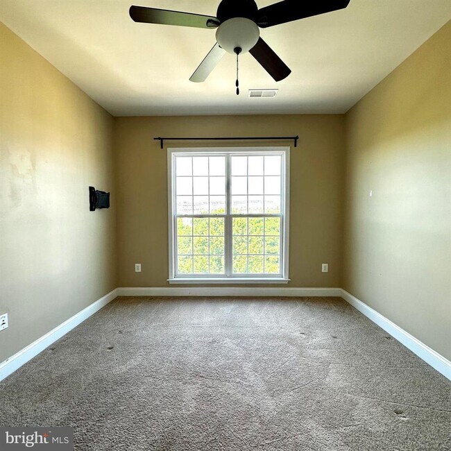 Building Photo - 14888 Potomac Branch Dr
