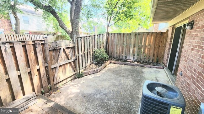 Building Photo - 10823 Bucknell Dr