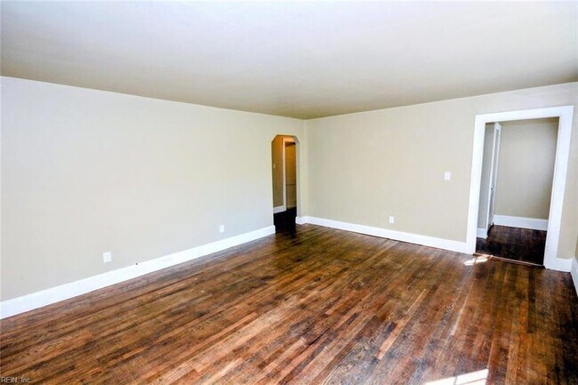 Building Photo - 1330 Monterey Ave