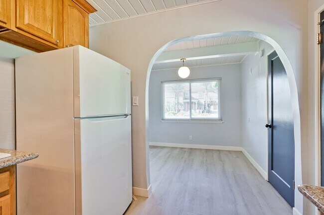 Building Photo - Remodeled 3-bedroom 1 bath