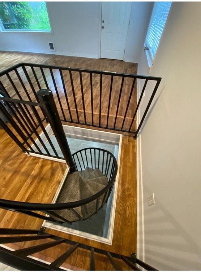 Building Photo - Newly Renovated 3 Bedroom in Renton Highlands