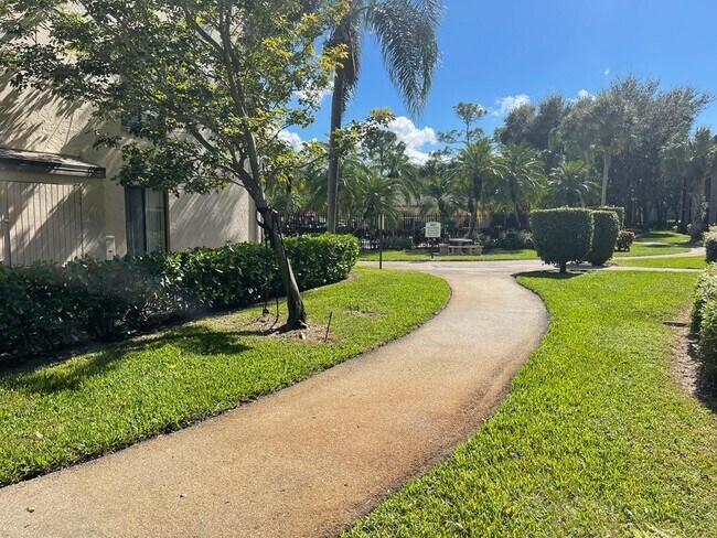 Building Photo - 203 Foxtail Dr