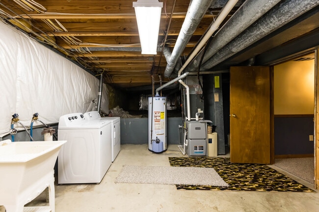 Building Photo - 6085 Tara Hill Dr