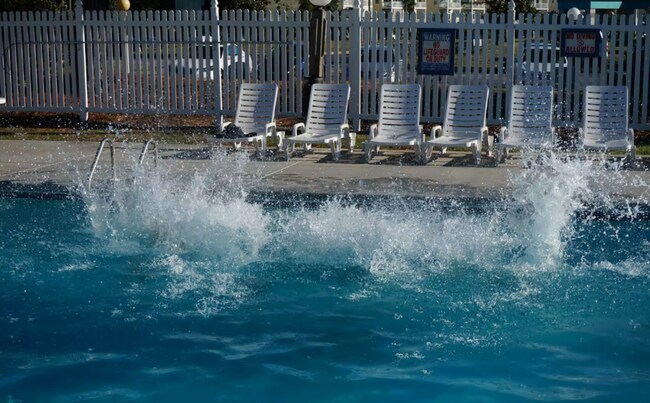 Building Photo - FUlly Furnished Waterfront Home 50' Dock Protected Inlet- 3BR/2BA Marina Community New Bern