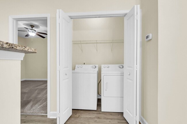 Building Photo - Beautiful FOUR bedroom townhome in Goose Creek!