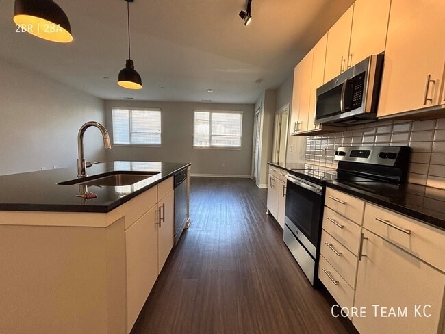 Building Photo - 2705 McGee Trafficway