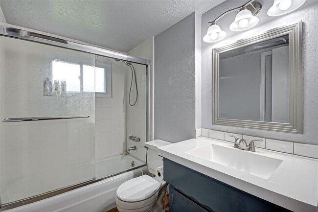 Building Photo - 9623 Philmont Dr