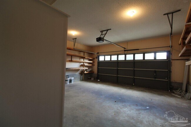 Building Photo - 2042 Hamilton Crossing Dr