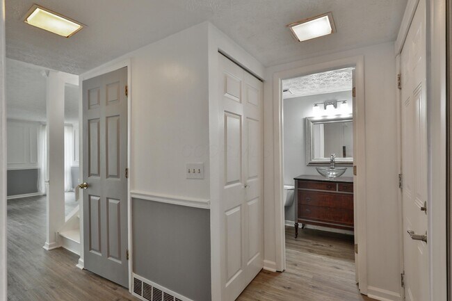 Building Photo - 4966 Wintersong Ln