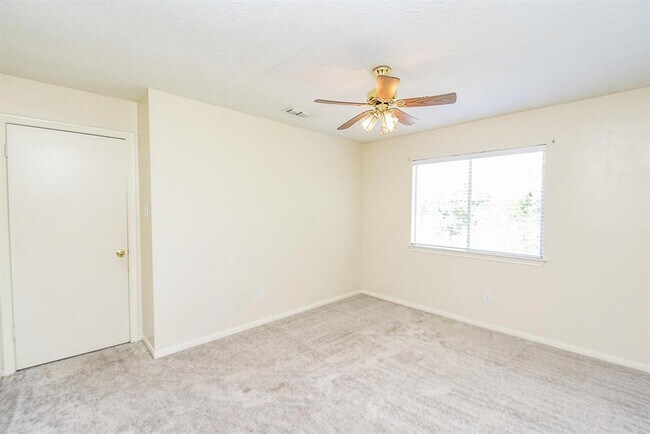 Building Photo - 2623 Forestbrook Dr