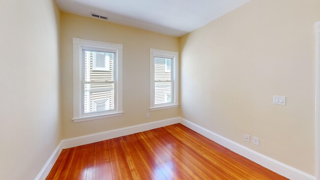 Building Photo - 27 Champney St