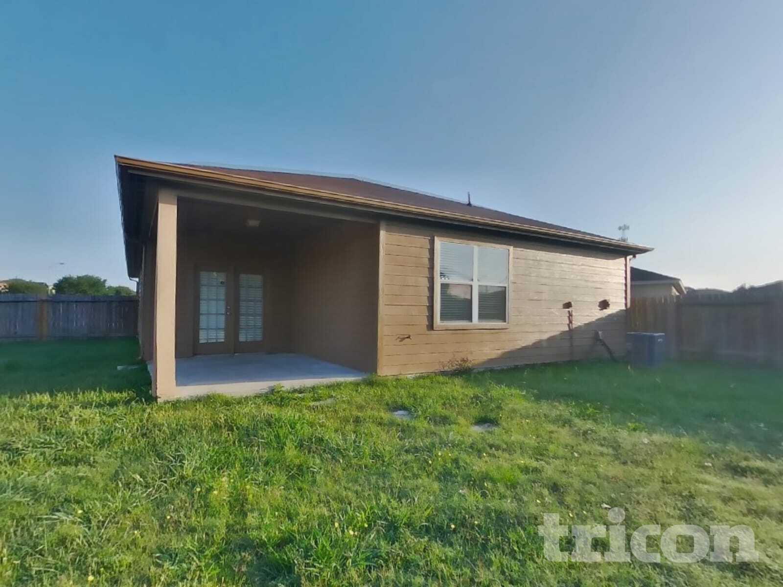 Building Photo - 1502 Tulip Ln