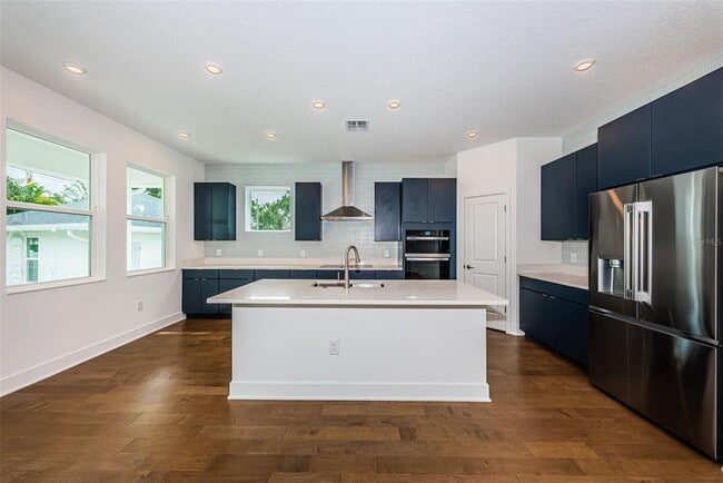 Building Photo - 1701 25th Ave N