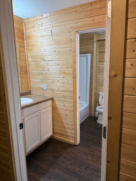 Building Photo - 797 Juniper Dr