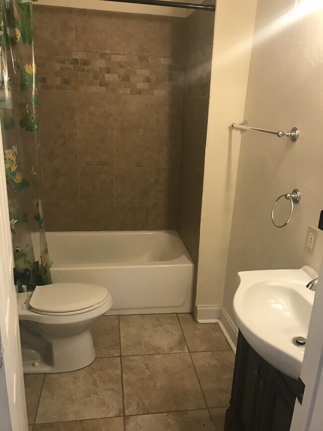 Building Photo - 3/2 Historic North Hyde Park Bungalow