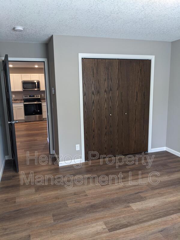 Building Photo - 2105 SE 7th Ave