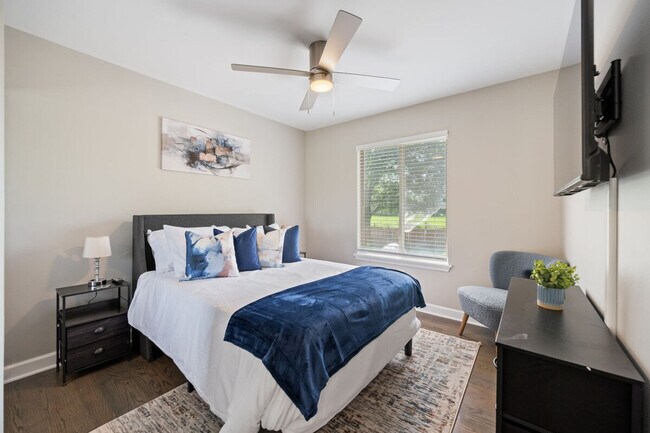 Building Photo - 22051 W Taylor Rd