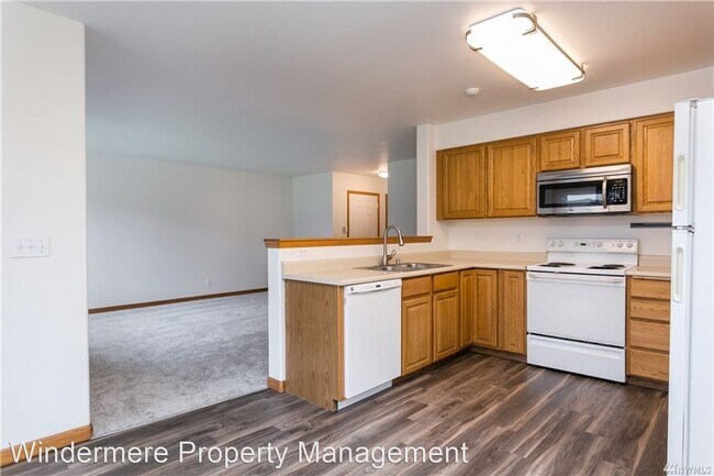 Building Photo - 2 br, 2 bath House - 647 W. Horton #235