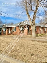 Building Photo - 915 W Grand-