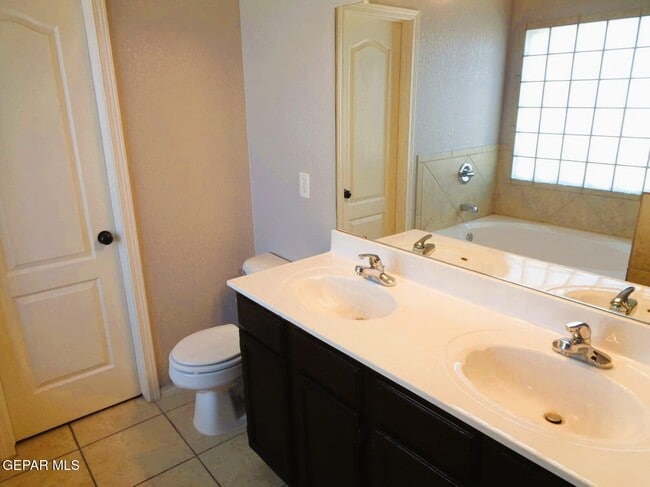 Building Photo - 2853 Time Rock Pl