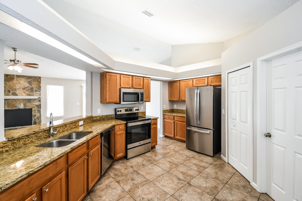 Building Photo - 8133 Fieldside Dr W
