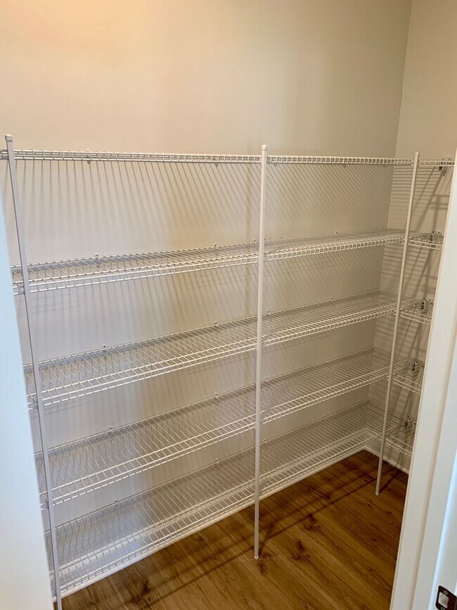 Building Photo - 600 Cunninghame Ct