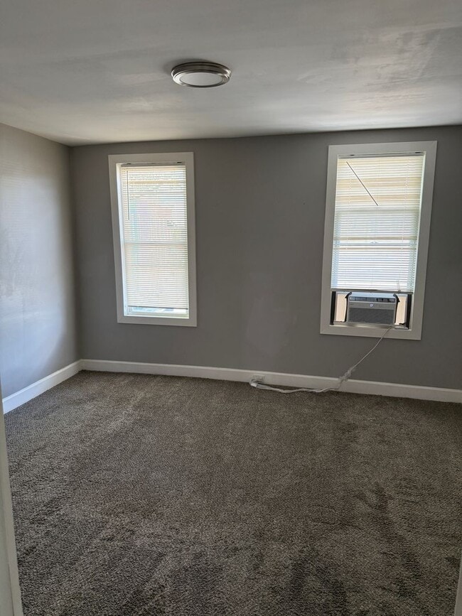 Building Photo - Three-bedroom Home In Baltimore