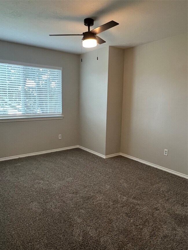 Building Photo - 12035 Duane St