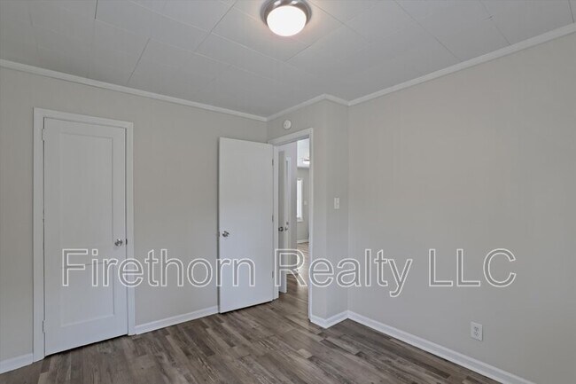 Building Photo - 2528 Luz Dr