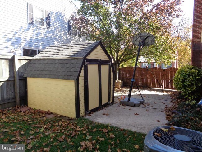 Building Photo - 1620 Trebor Ct