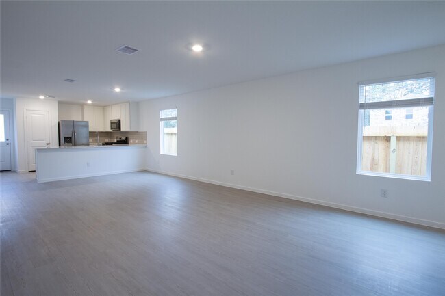 Building Photo - 1551 Sunset Ridge Dr