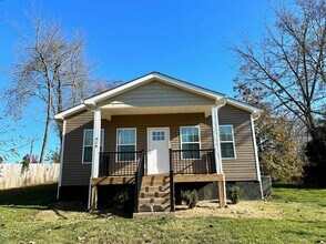 Building Photo - Beautifully renovated 2-bed/1-bath near Johnson City Country Club, Only $1550 per month