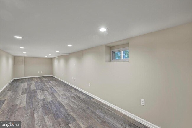 Building Photo - 2630 Wycliffe Rd