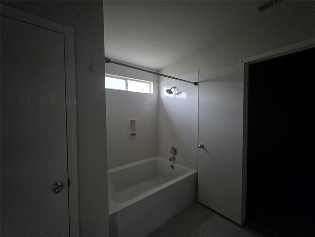 Building Photo - 15515 Bartlett Pear Ct