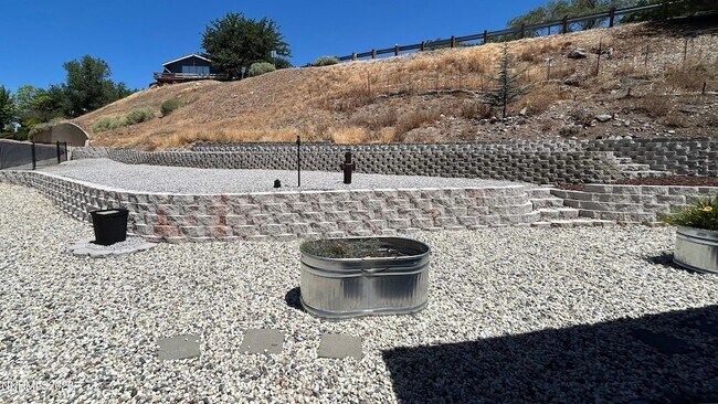Building Photo - 1640 Peavine Rd