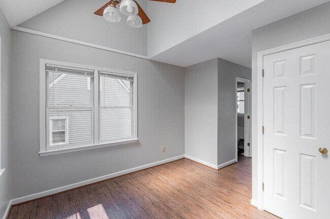 Building Photo - 8915 Castle Point Dr
