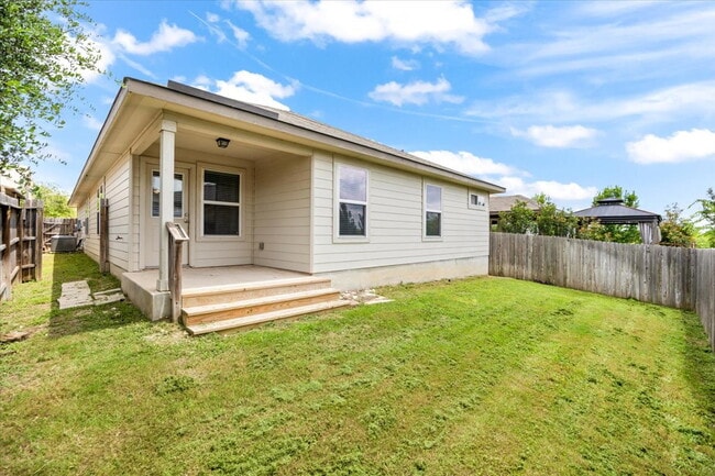 Building Photo - Large, 4 bedroom single story in a beautiful community full of amenities for you to enjoy!
