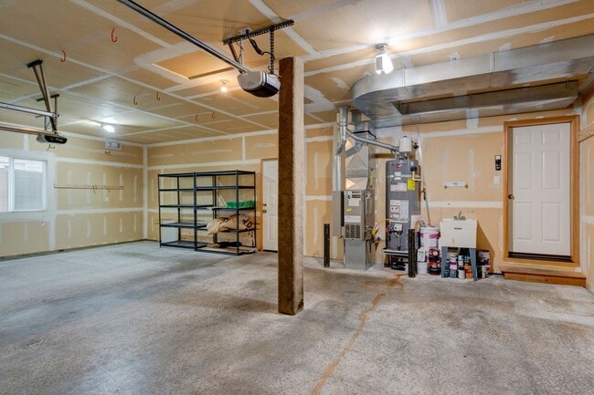 Building Photo - Stunning 4 Bedroom, 2.5 Bathroom Home With...