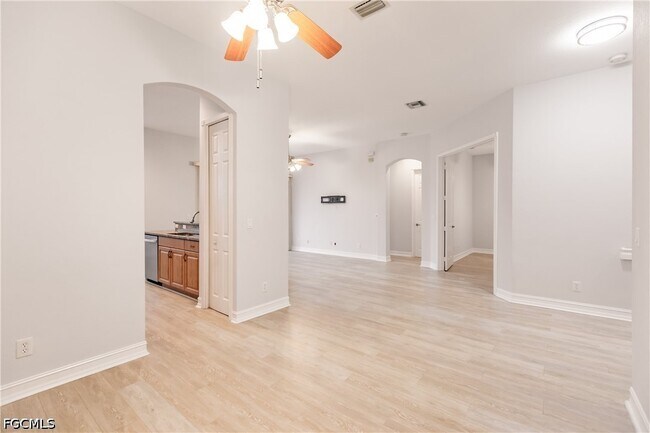 Building Photo - 12060 Lucca St