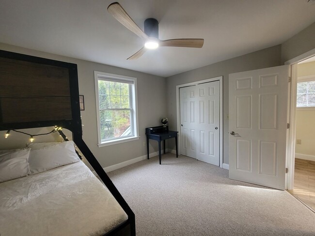 Building Photo - 6 month SUMMER SEASONAL on the River - $500 DISCOUNT!! - $2400/mo 2 bed 2 bath available now!