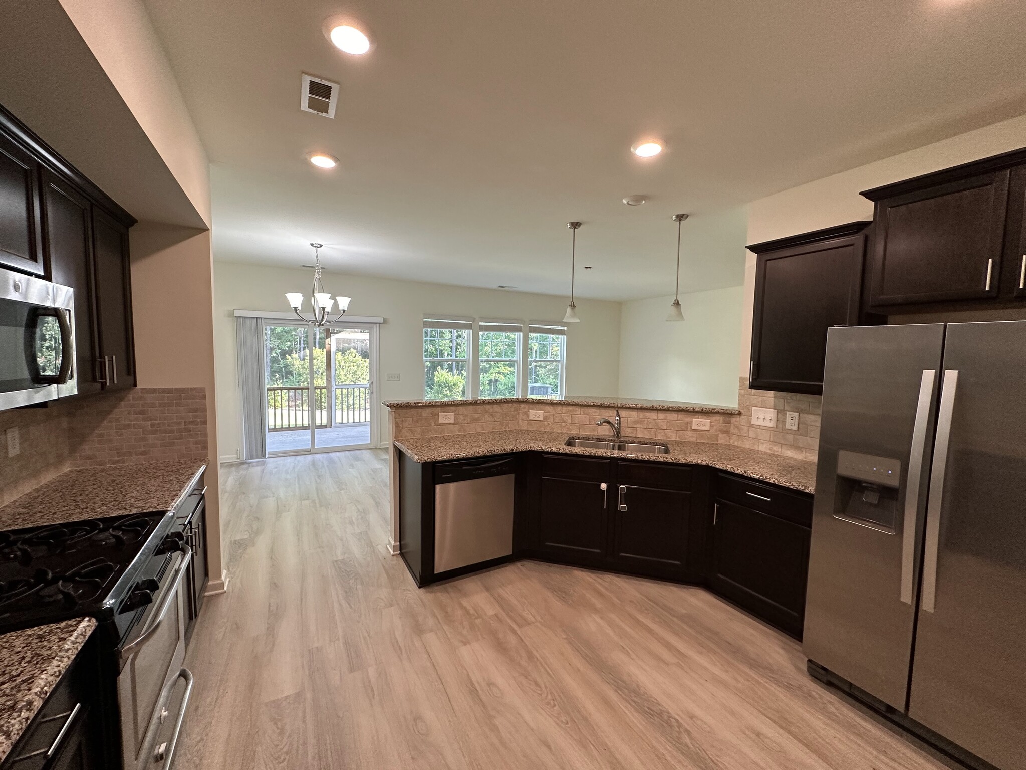 Building Photo - 373 Durants Neck Ln