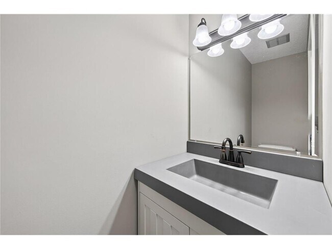 Building Photo - 459 Mailand Ct