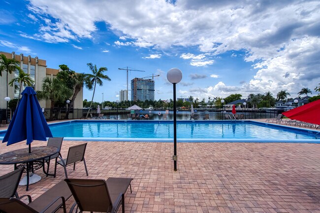 Building Photo - 2000 Atlantic Shores Blvd